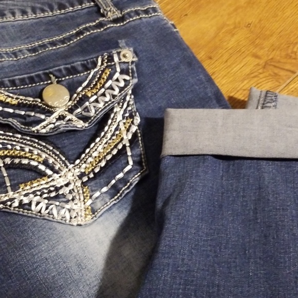 Capris - Picture 4 of 7